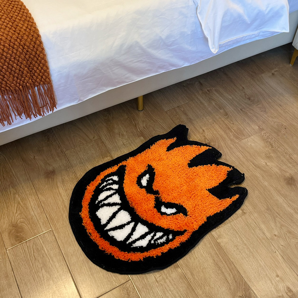 Spitfire Bighead Flame Tufted  - Retro Gaming Rug recension och pris