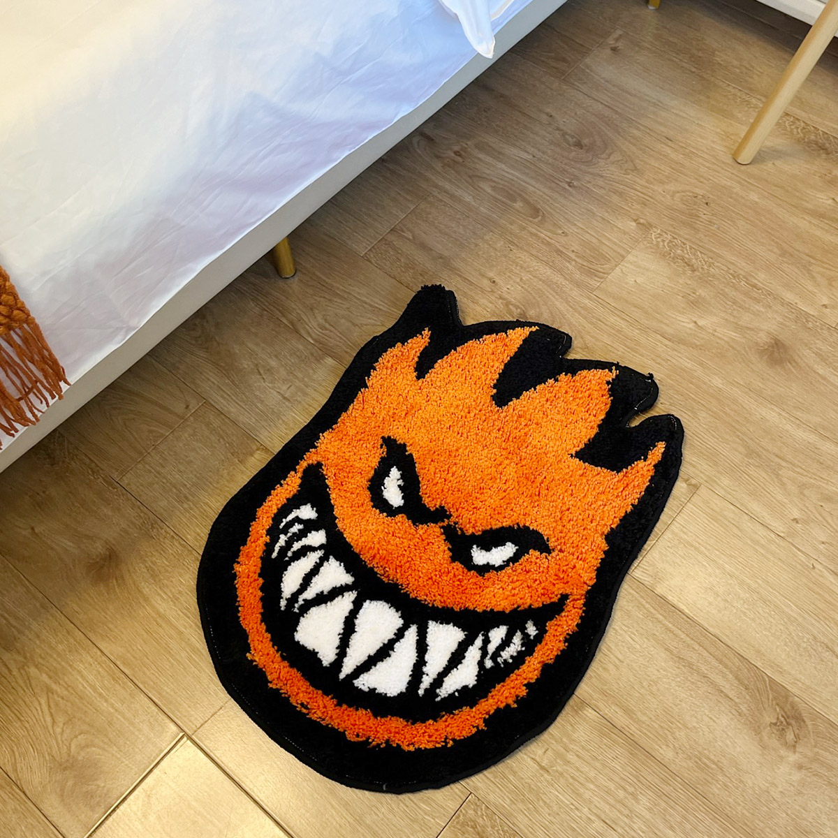 Spitfire Bighead Flame Tufted  - Retro Gaming Rug recension och pris